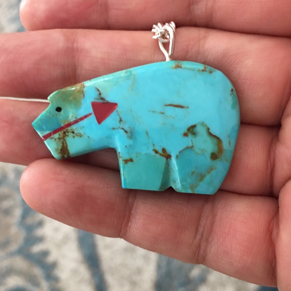 Zuni bear fetish turquoise pendant